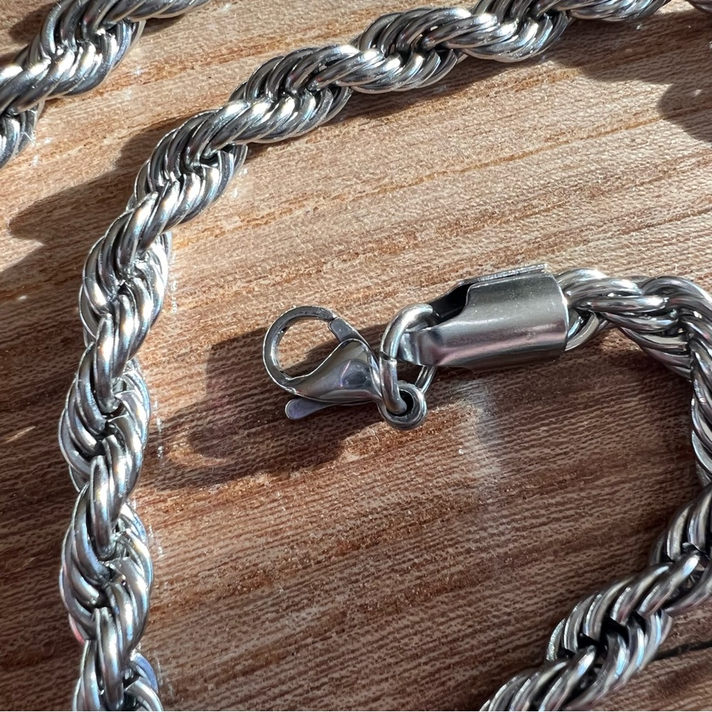 Thick Rope Chain Necklace - Picture 4 of 5